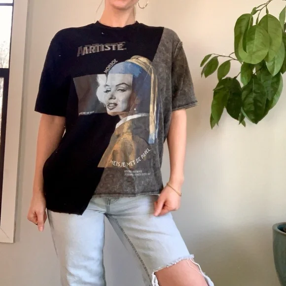 Maniere De Voir Marilyn Monroe Graphic Tee in Black/Gray - Picture 2 of 10